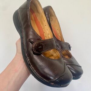 Clarks Brown Leather Mules with Classic Design